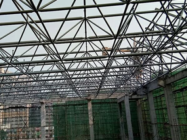 江苏螺栓球网架工程报价